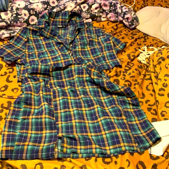 Two piece plaid shirt and shirts set